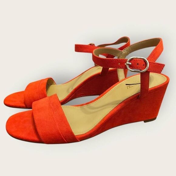 Stylish Red J.Crew Wedge Sandals SZ 8.5 - Picture 3 of 6